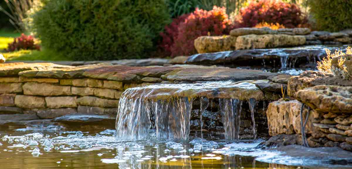 Water feature with walland waterfall
